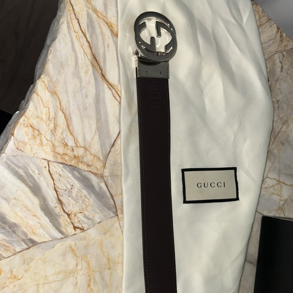 Authentic Gucci Belt Reversible - Picture 13 of 13